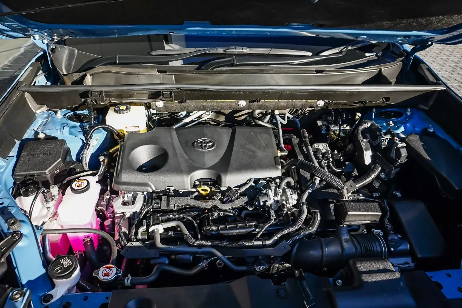 2024 Toyota RAV4 Gallery Image 24