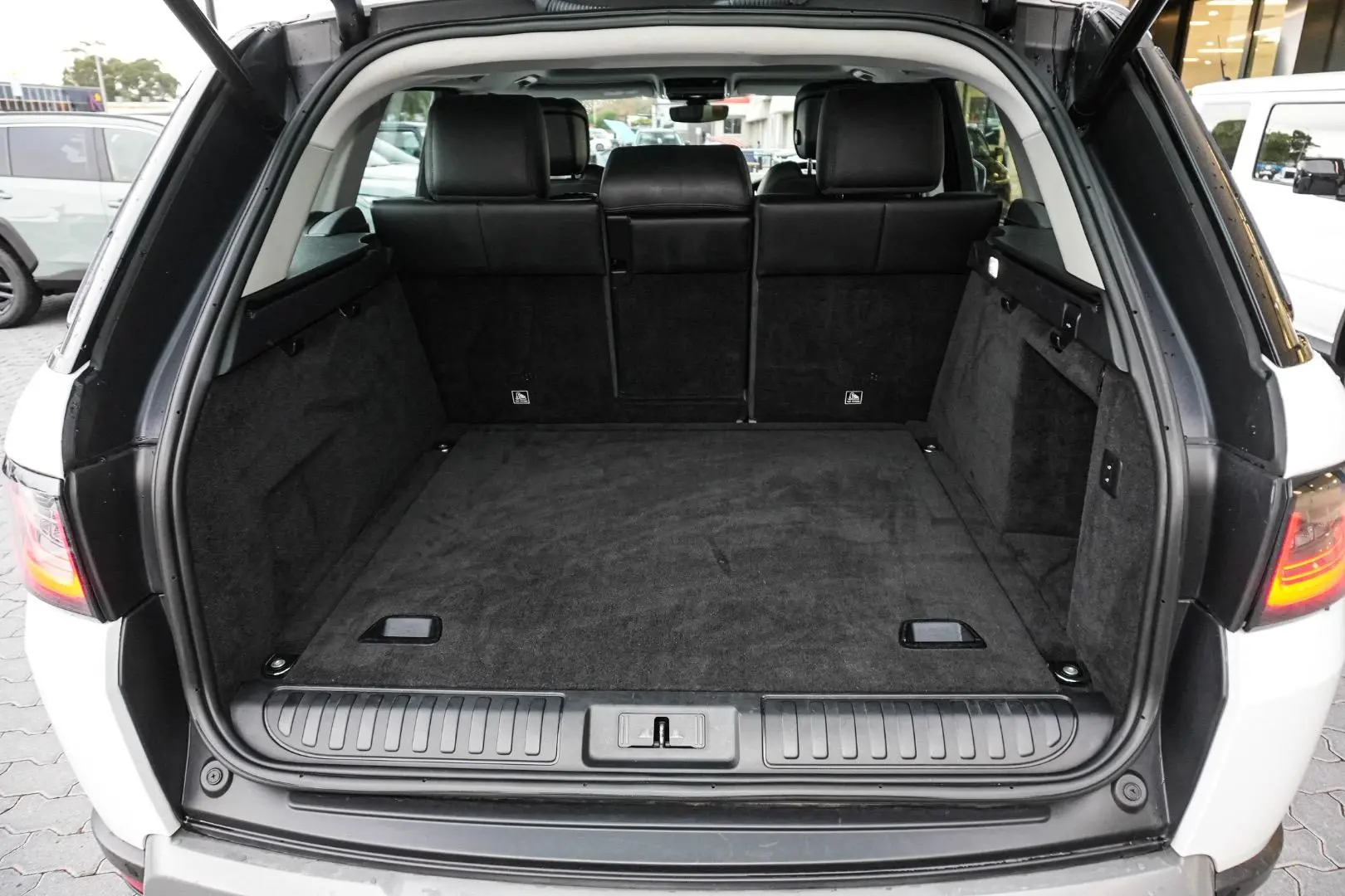 2019 Land Rover Range Rover Sport Gallery Image 11