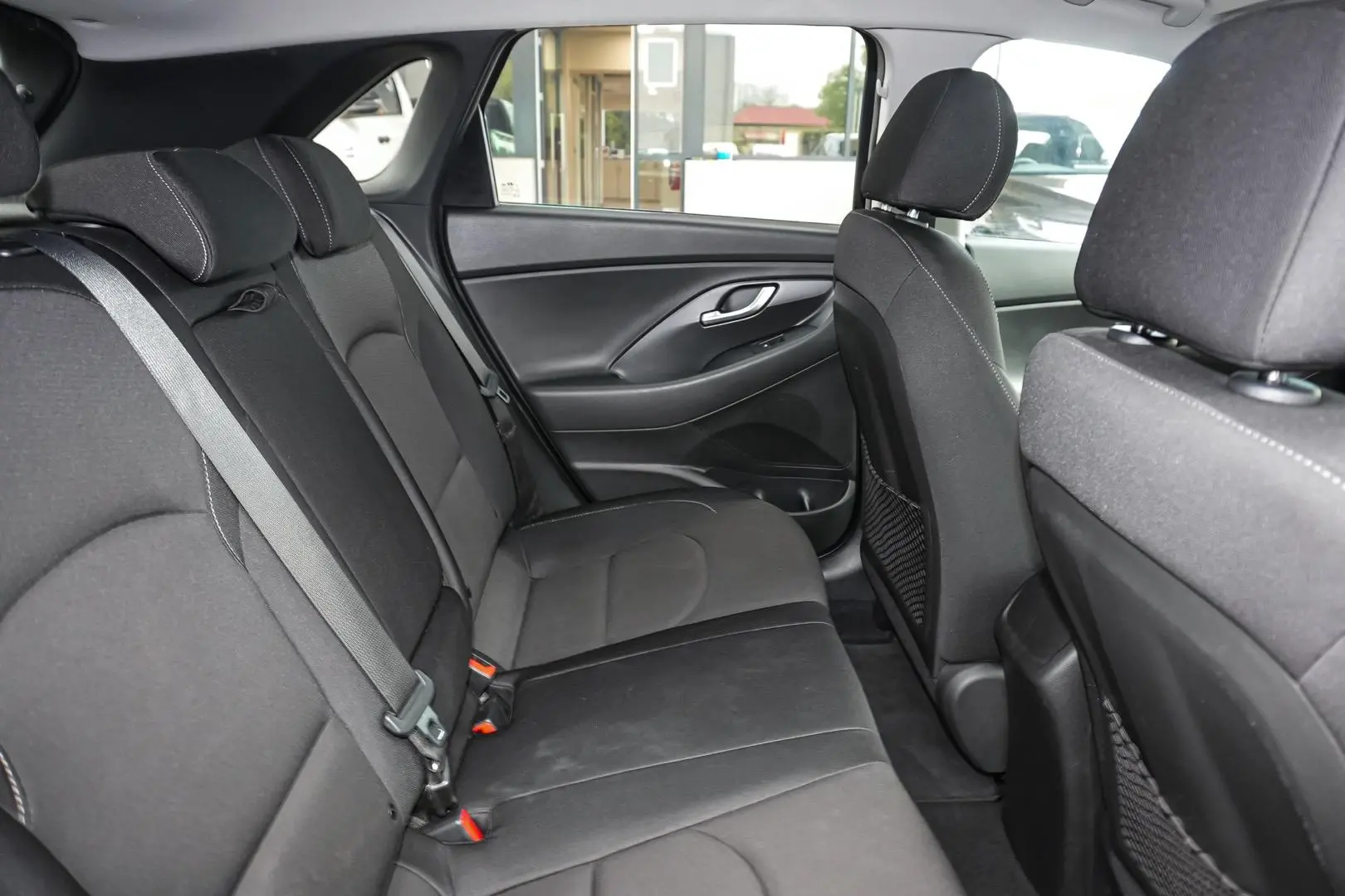 2017 Hyundai i30 Gallery Image 9