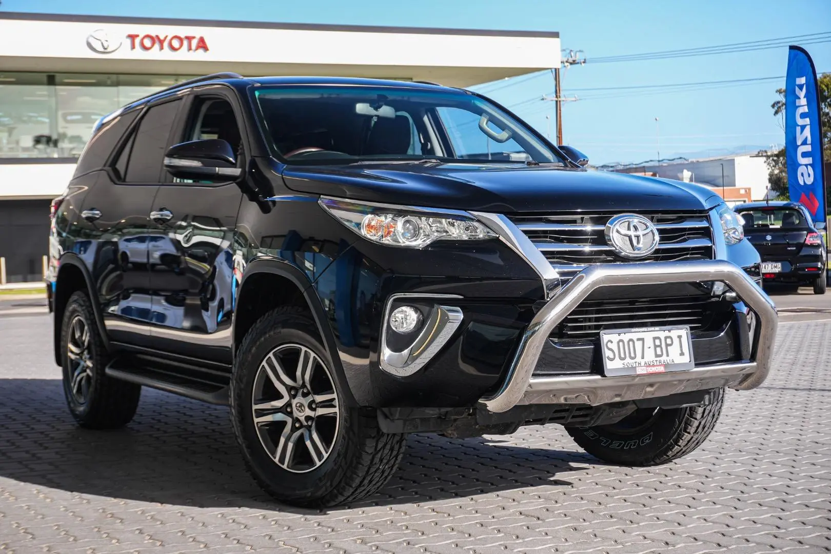 2016 Toyota Fortuner Gallery Image 2