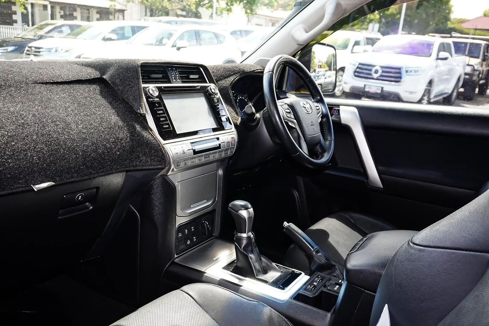 2018 Toyota Landcruiser Prado Gallery Image 13