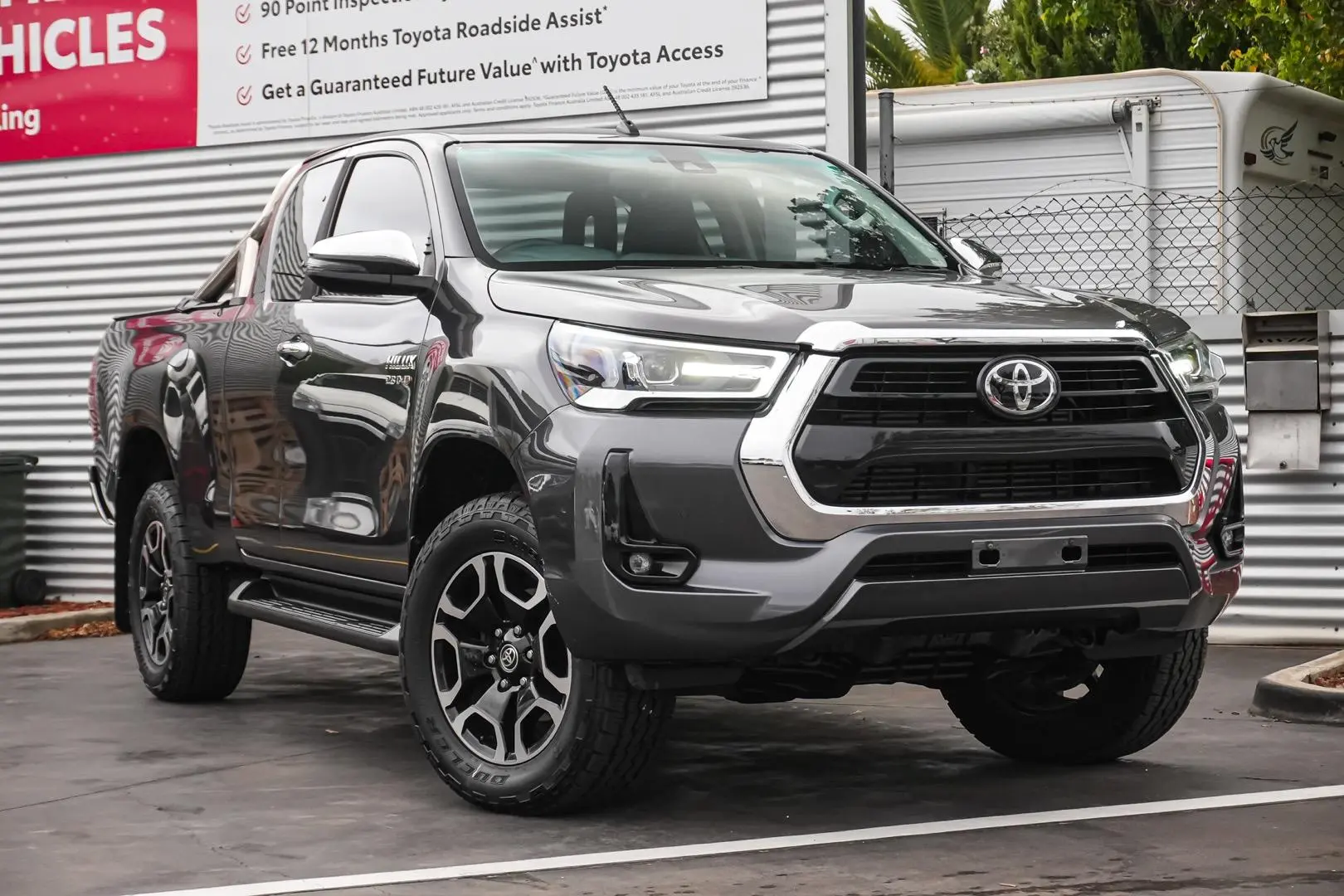 2021 Toyota Hilux Gallery Image 2