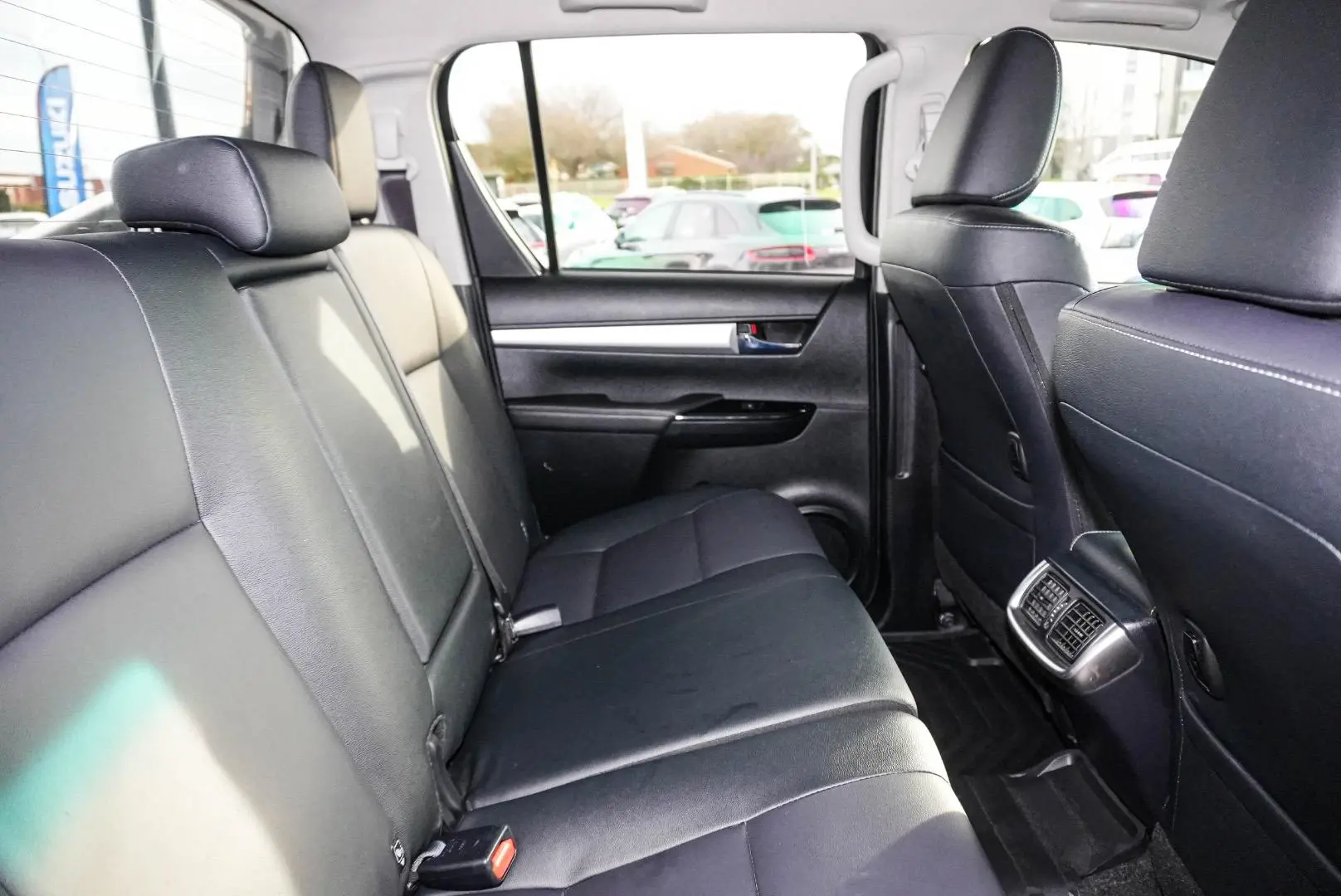 2022 Toyota Hilux Gallery Image 9