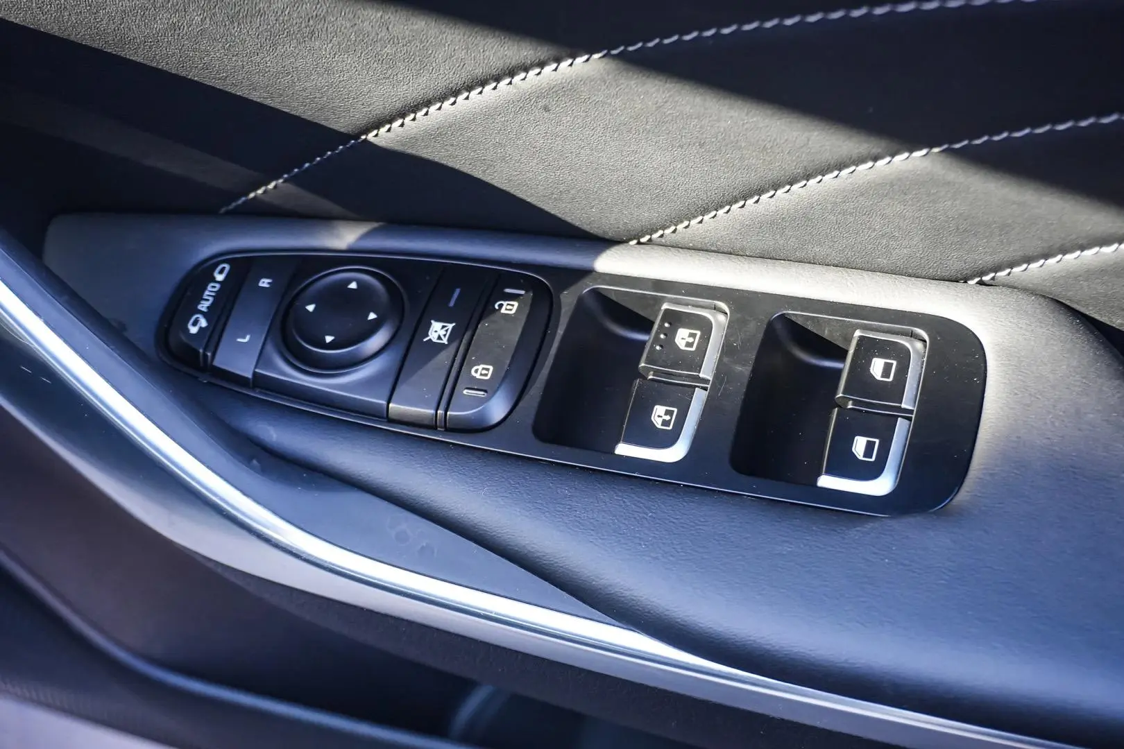 2022 Kia Stinger Gallery Image 19