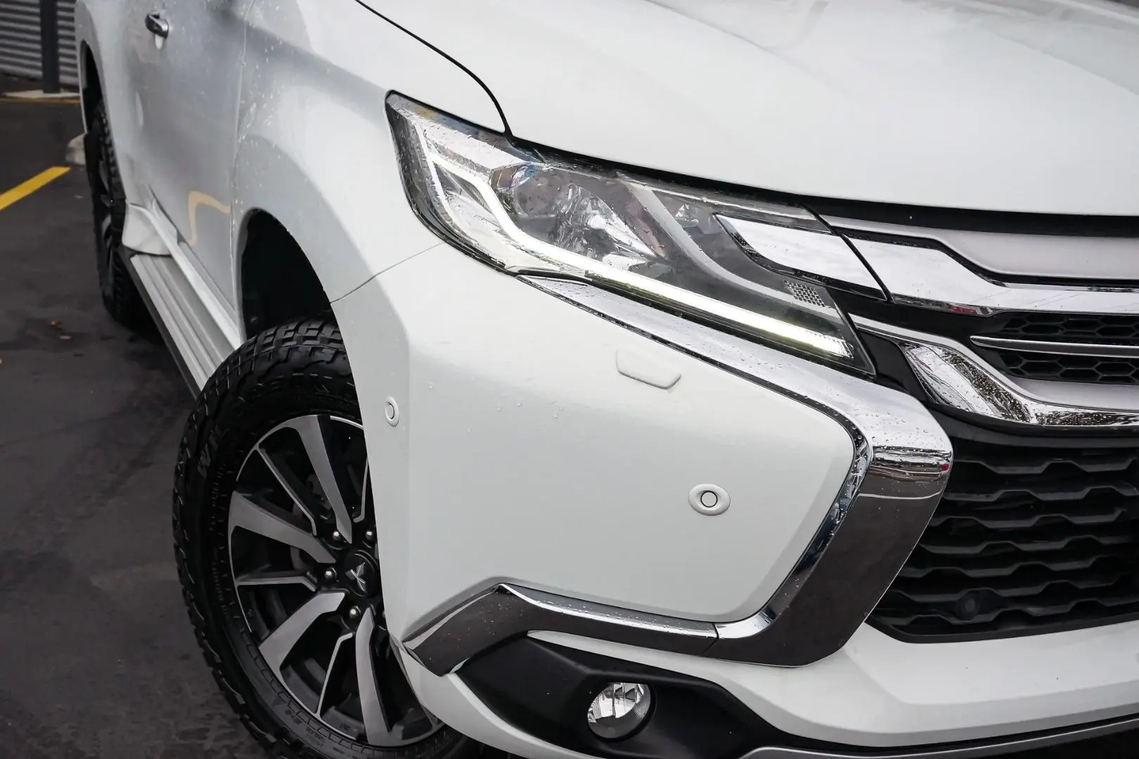 2018 Mitsubishi Pajero Sport Gallery Image 12