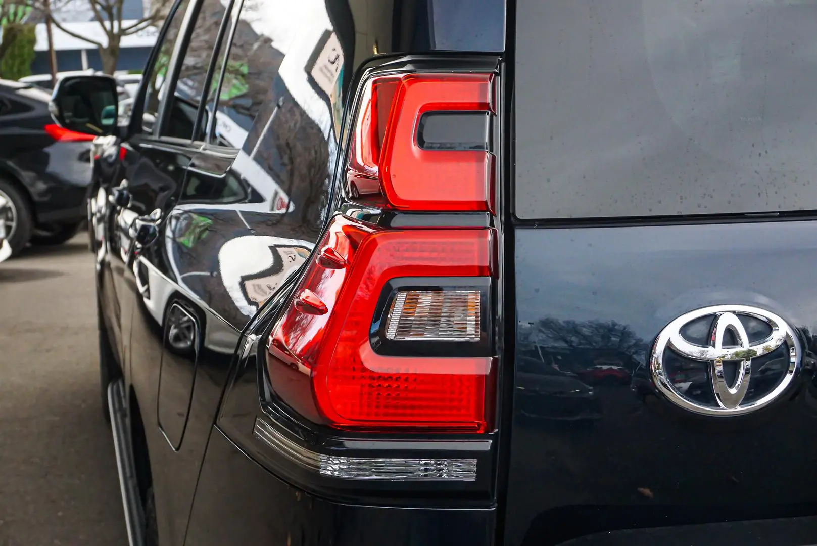 2021 Toyota Landcruiser Prado Gallery Image 9
