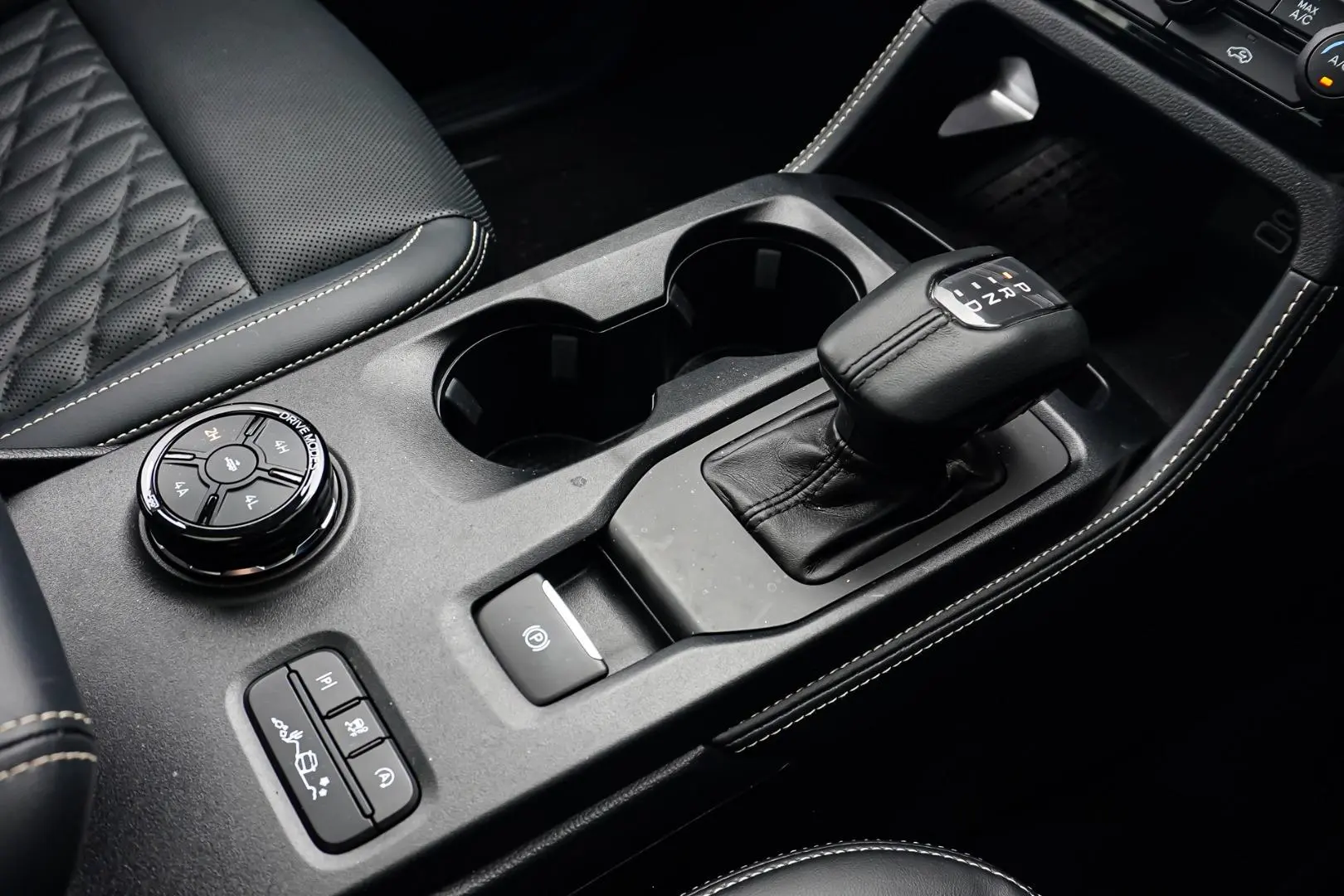 2024 Ford Everest Gallery Image 23