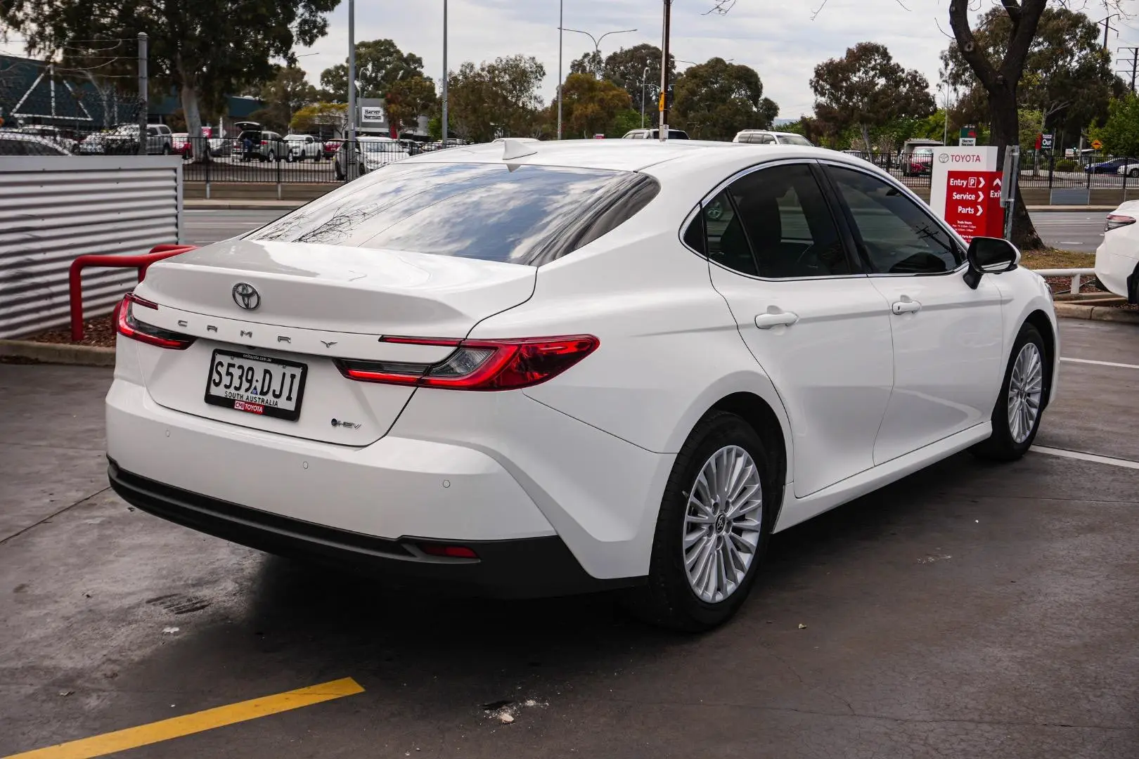 2025 Toyota Camry Gallery Image 3
