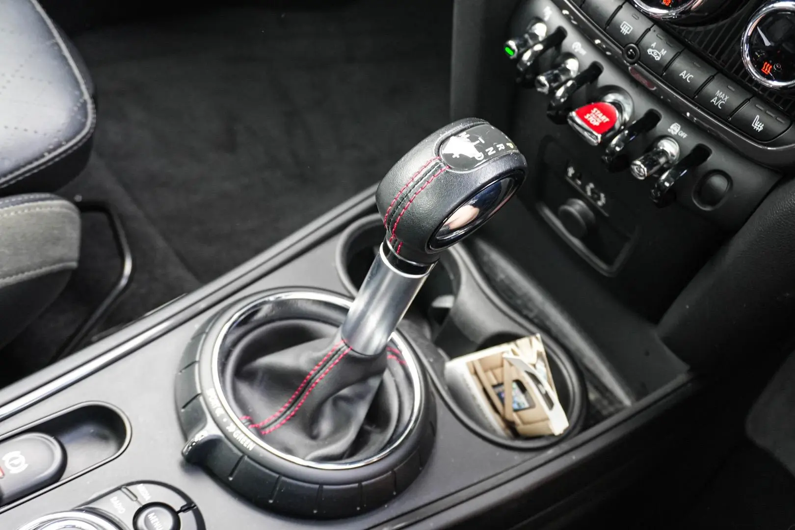 2017 MINI Countryman Gallery Image 18