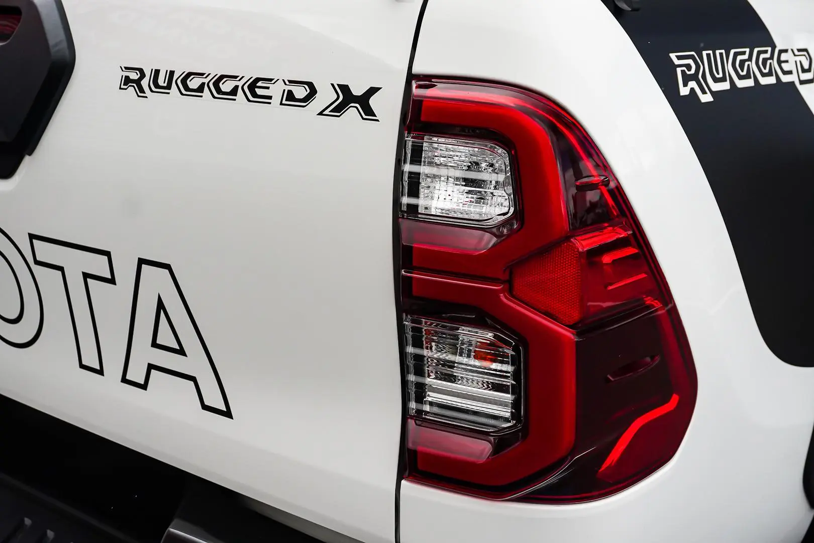 2022 Toyota Hilux Gallery Image 11