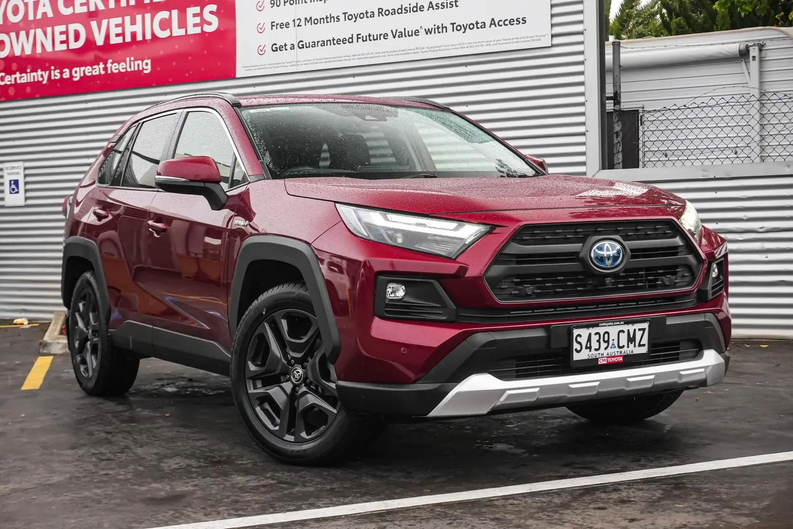 2021 Toyota RAV4 Gallery Image 2