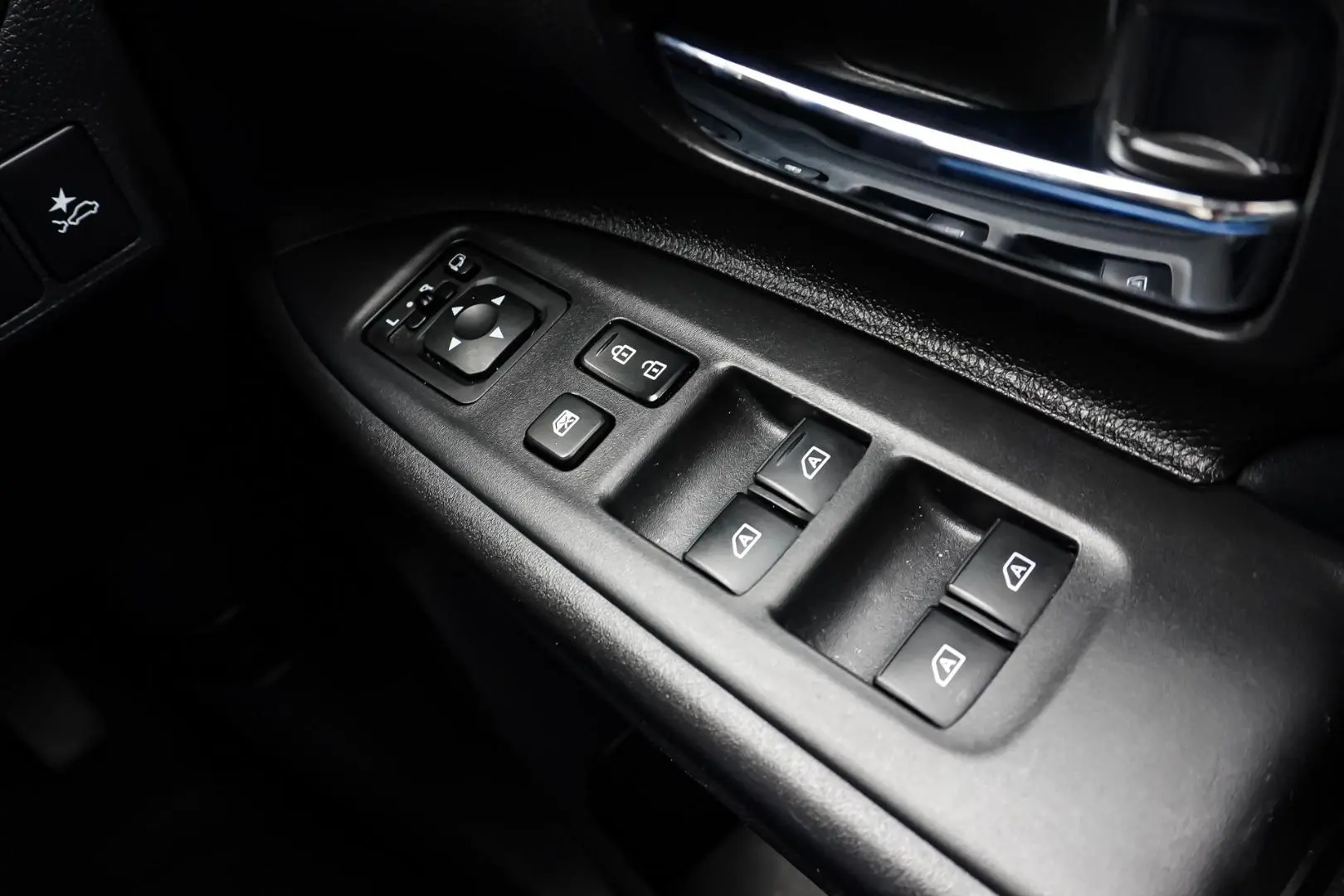 2018 Mitsubishi Outlander Gallery Image 22