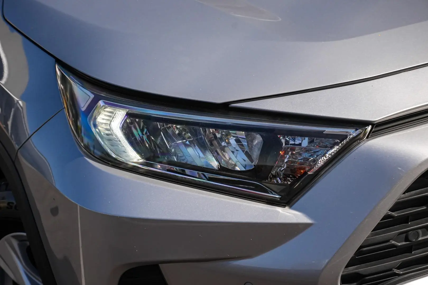 2019 Toyota RAV4 Gallery Image 7