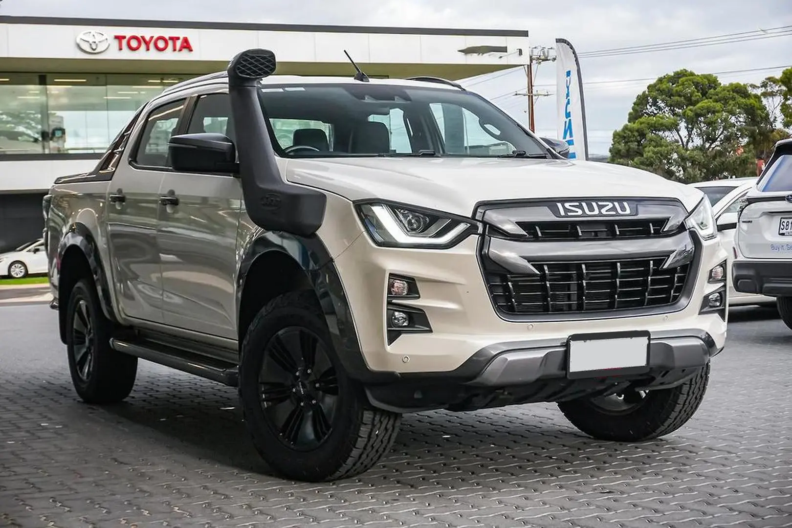 2020 Isuzu D-MAX Gallery Image 2