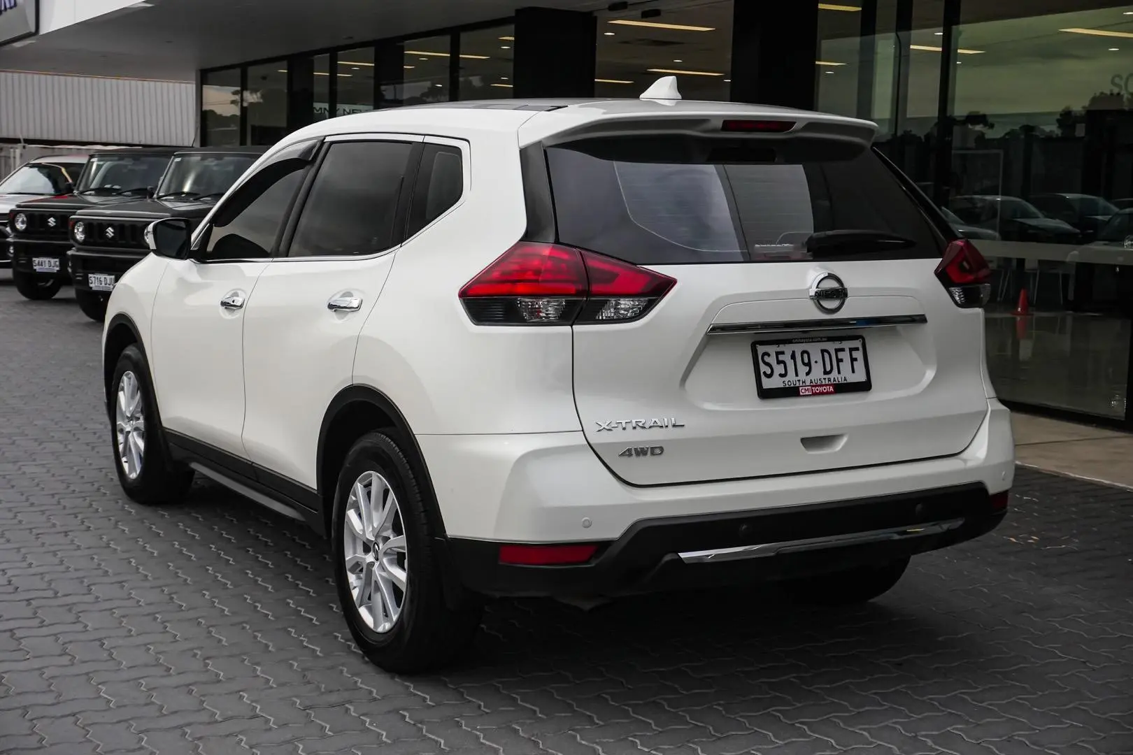 2021 Nissan X-TRAIL Gallery Image 3