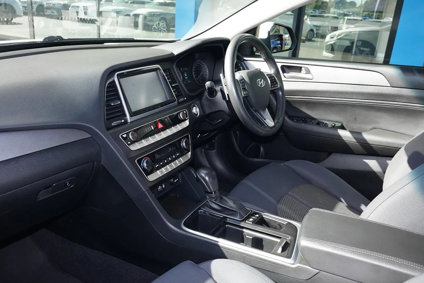 2018 Hyundai Sonata Gallery Image 10