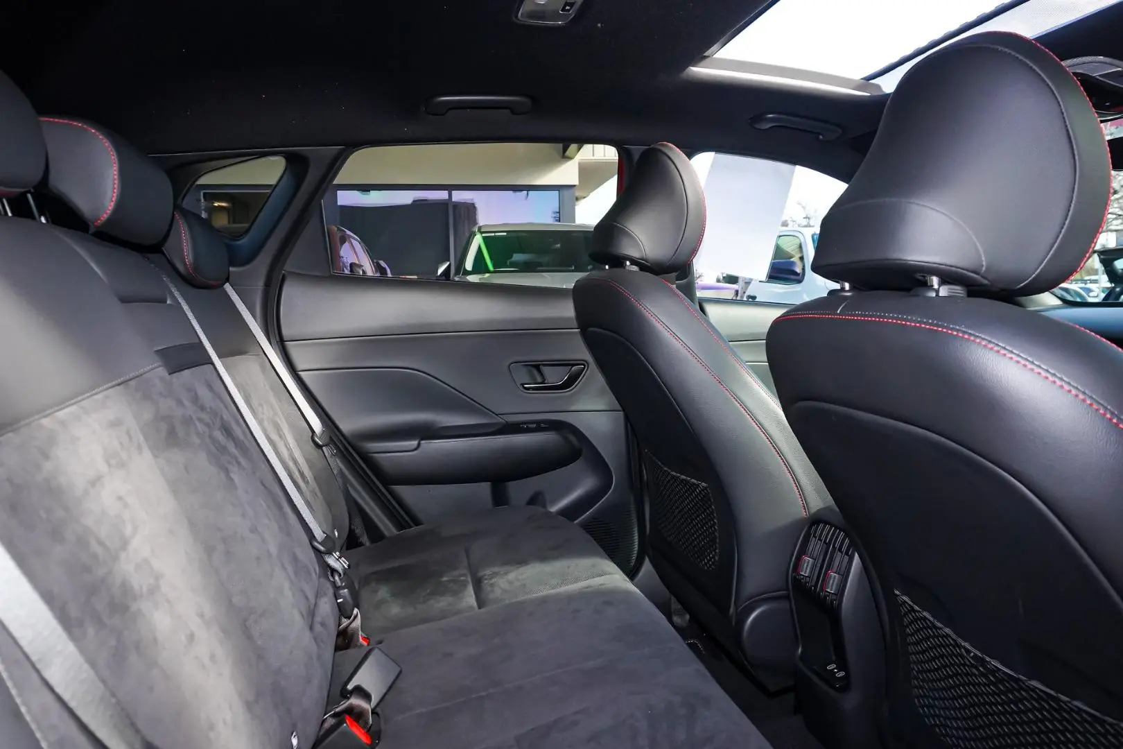 2023 Hyundai Kona Gallery Image 8
