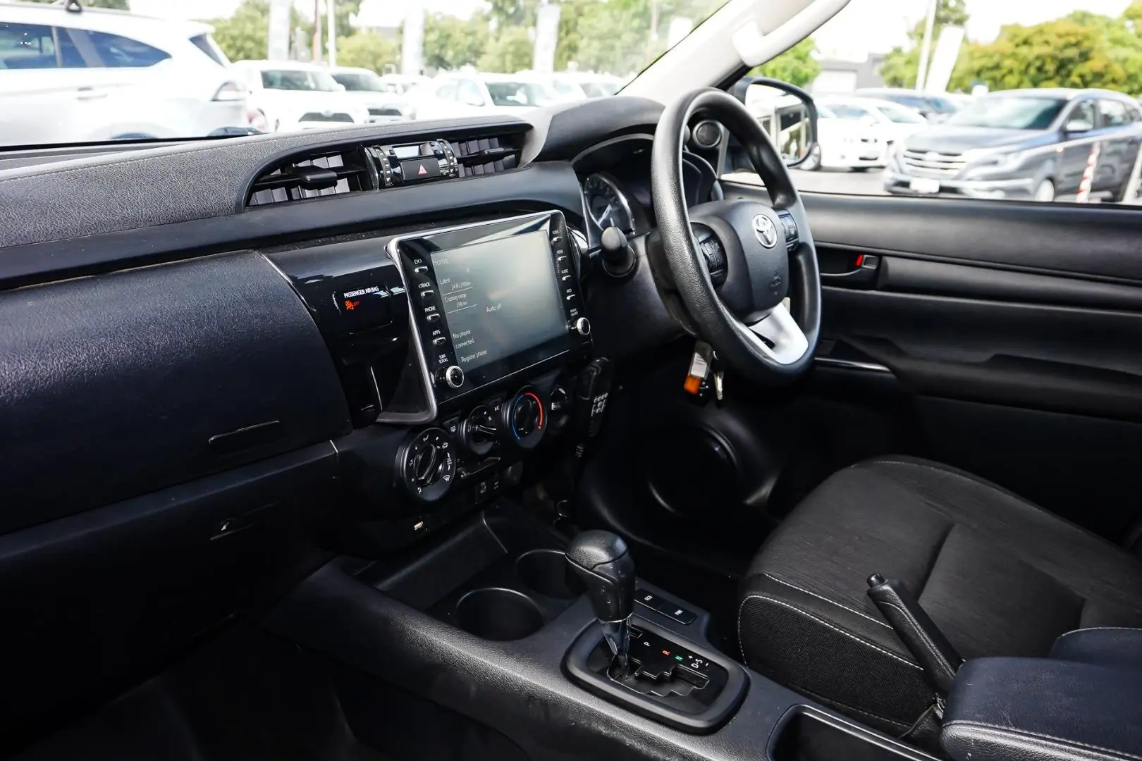 2022 Toyota Hilux Gallery Image 10