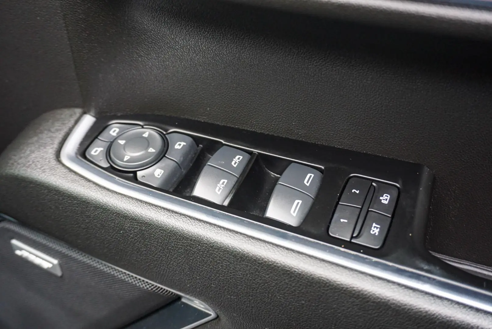 2024 Chevrolet Silverado Gallery Image 20
