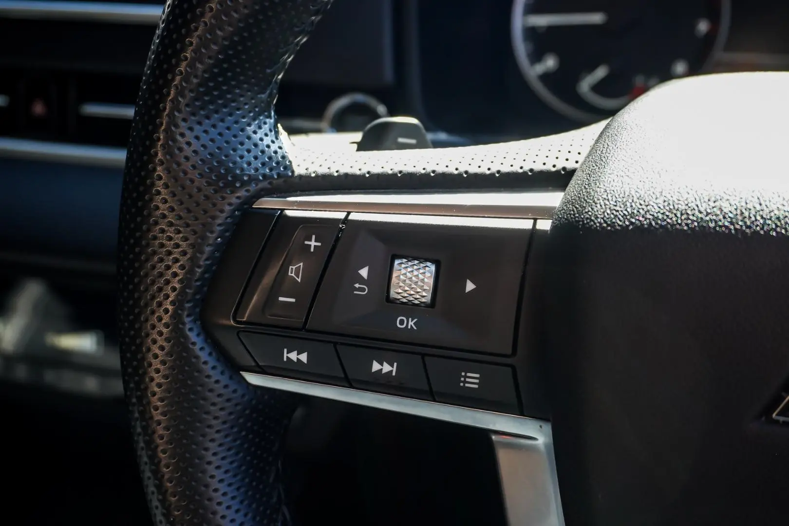 2024 Mitsubishi Outlander Gallery Image 18