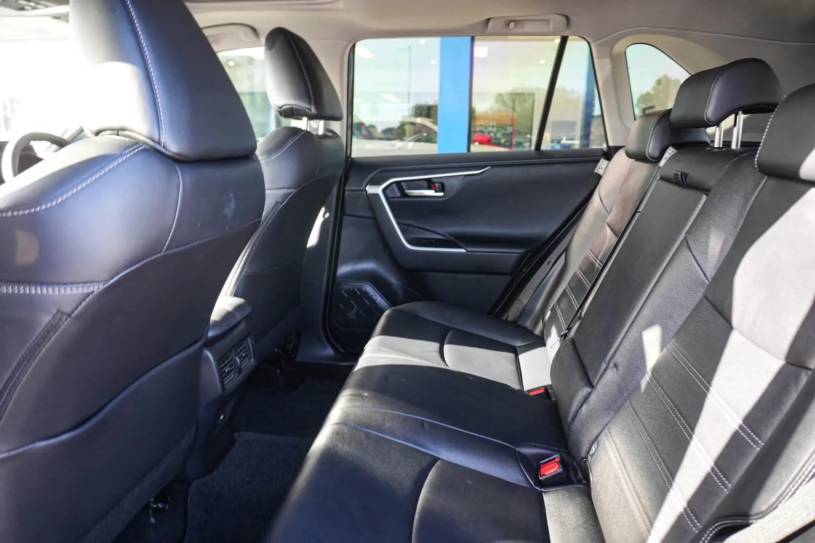 2021 Toyota RAV4 Gallery Image 8