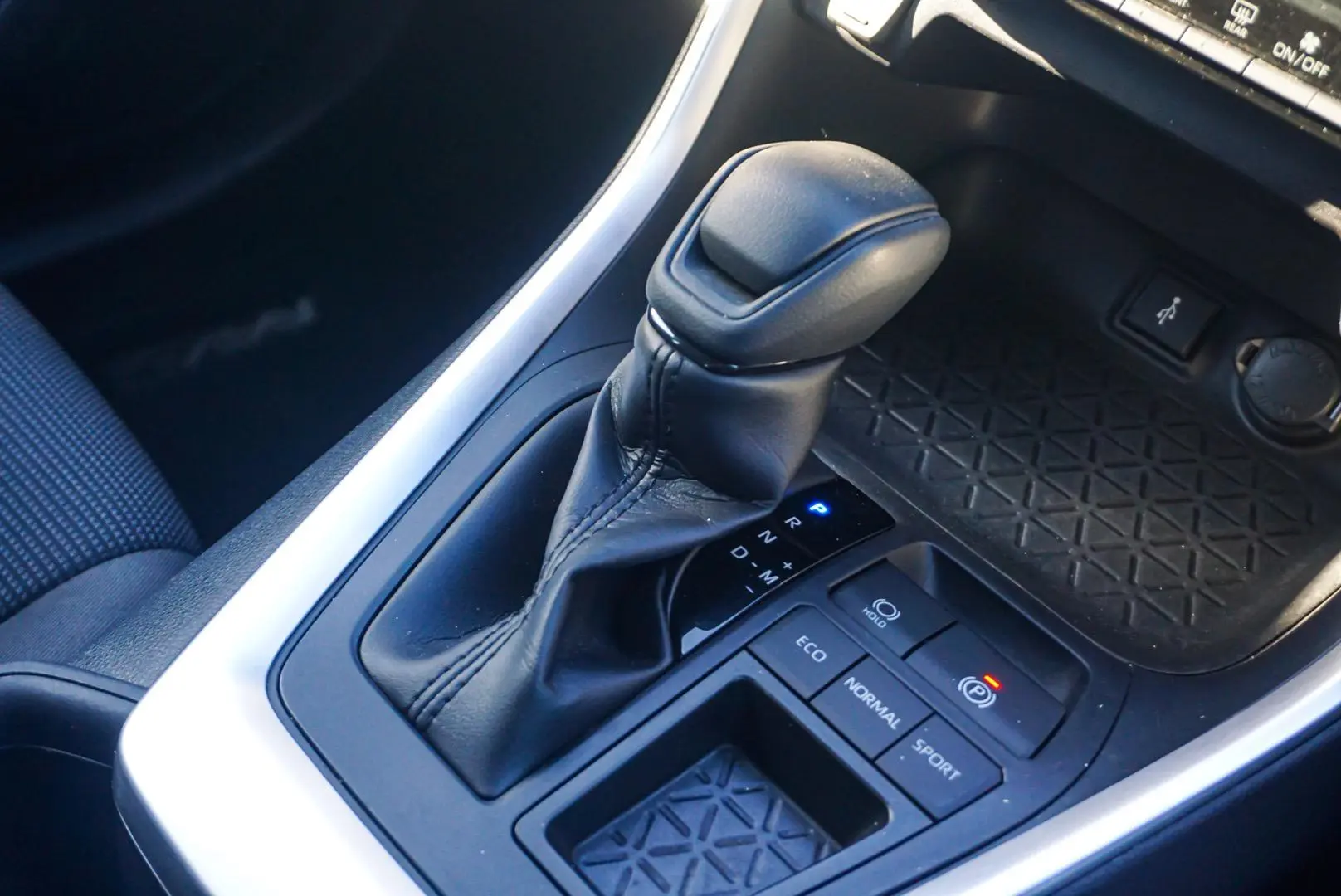 2022 Toyota RAV4 Gallery Image 18