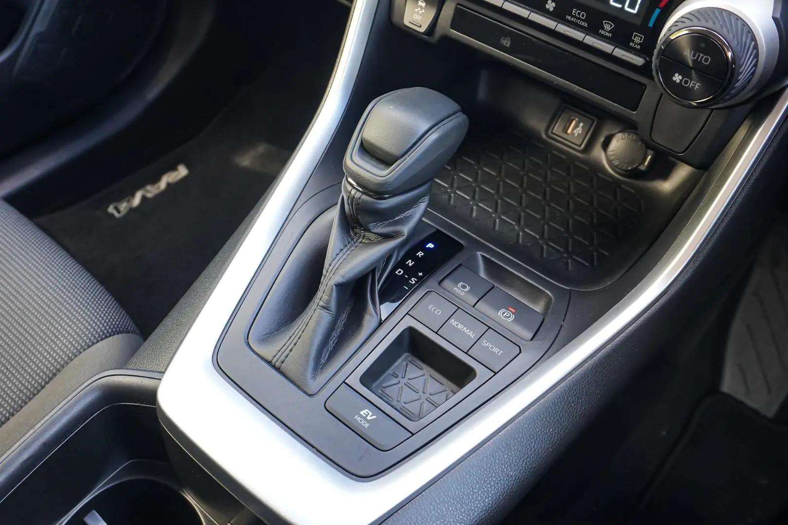 2024 Toyota RAV4 Gallery Image 19
