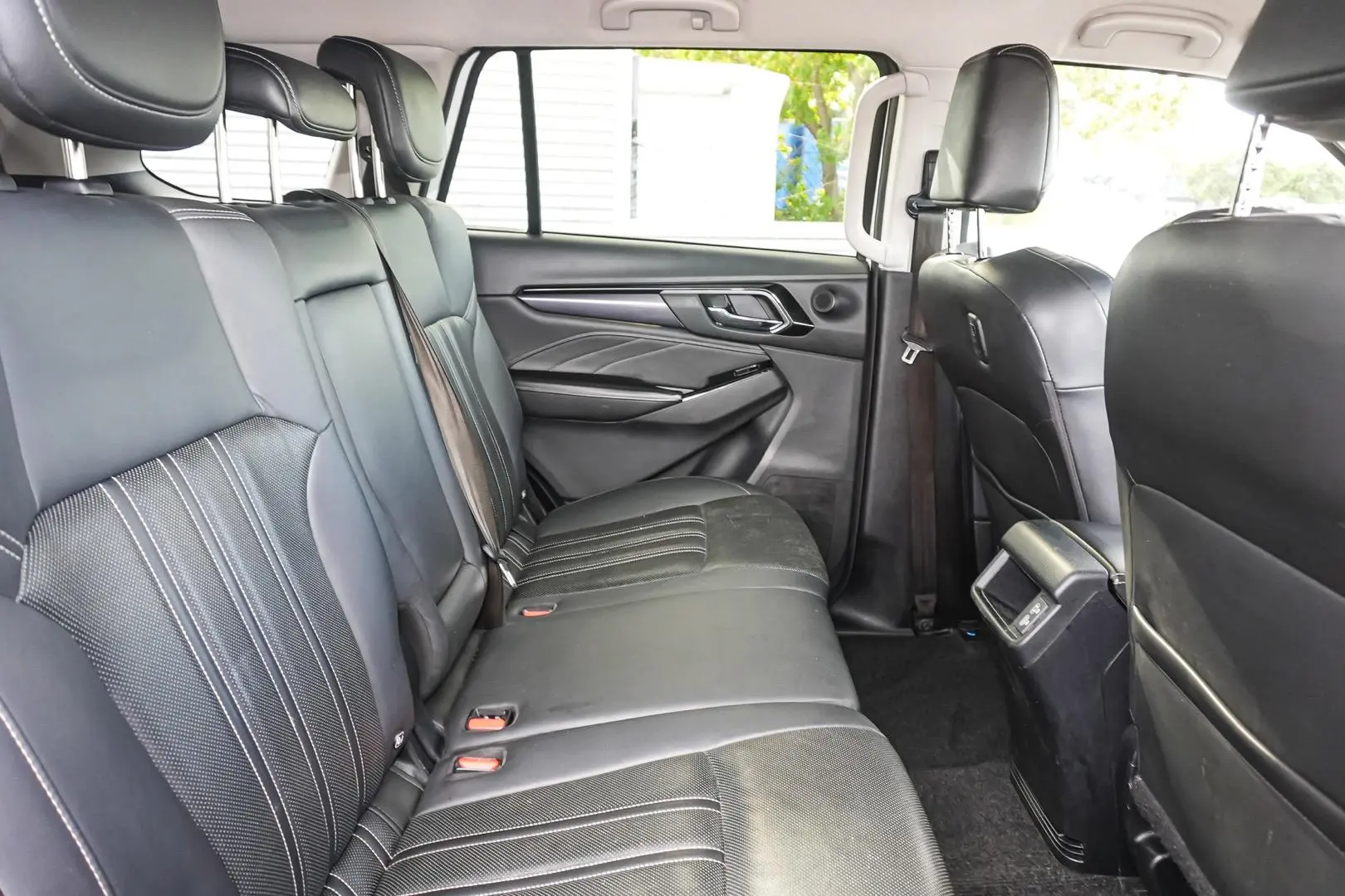 2023 Isuzu MU-X Gallery Image 9