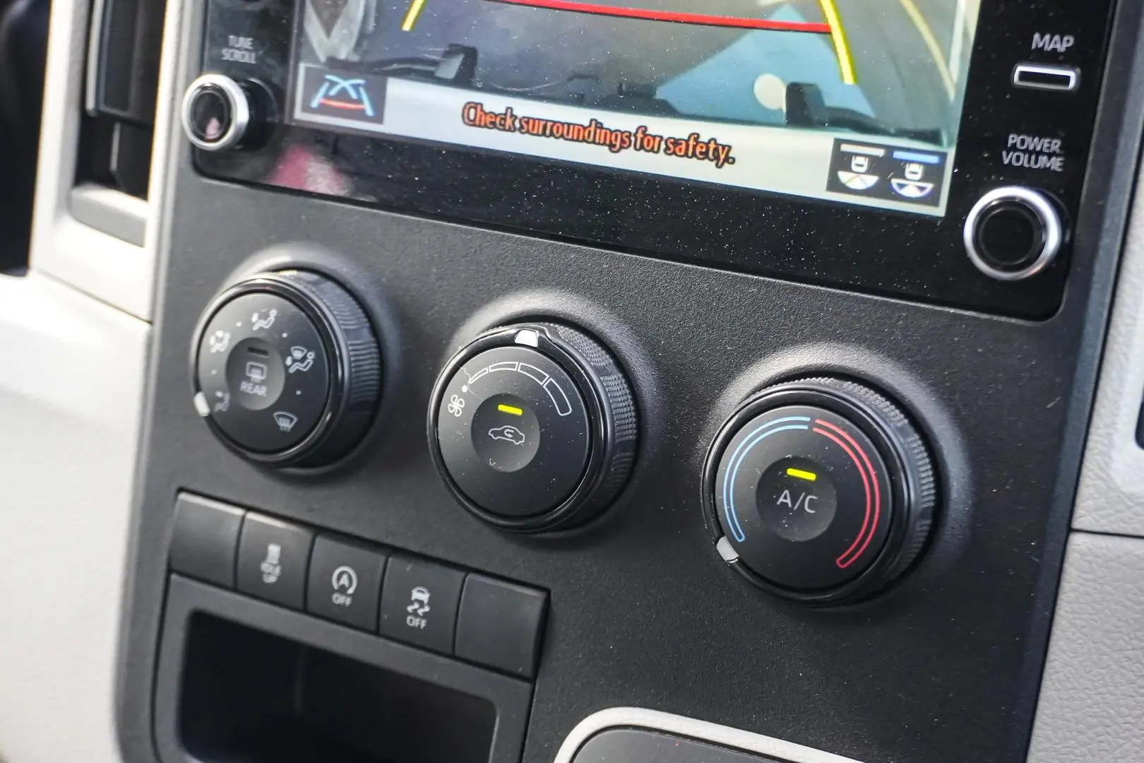 2021 Toyota Hiace Gallery Image 22