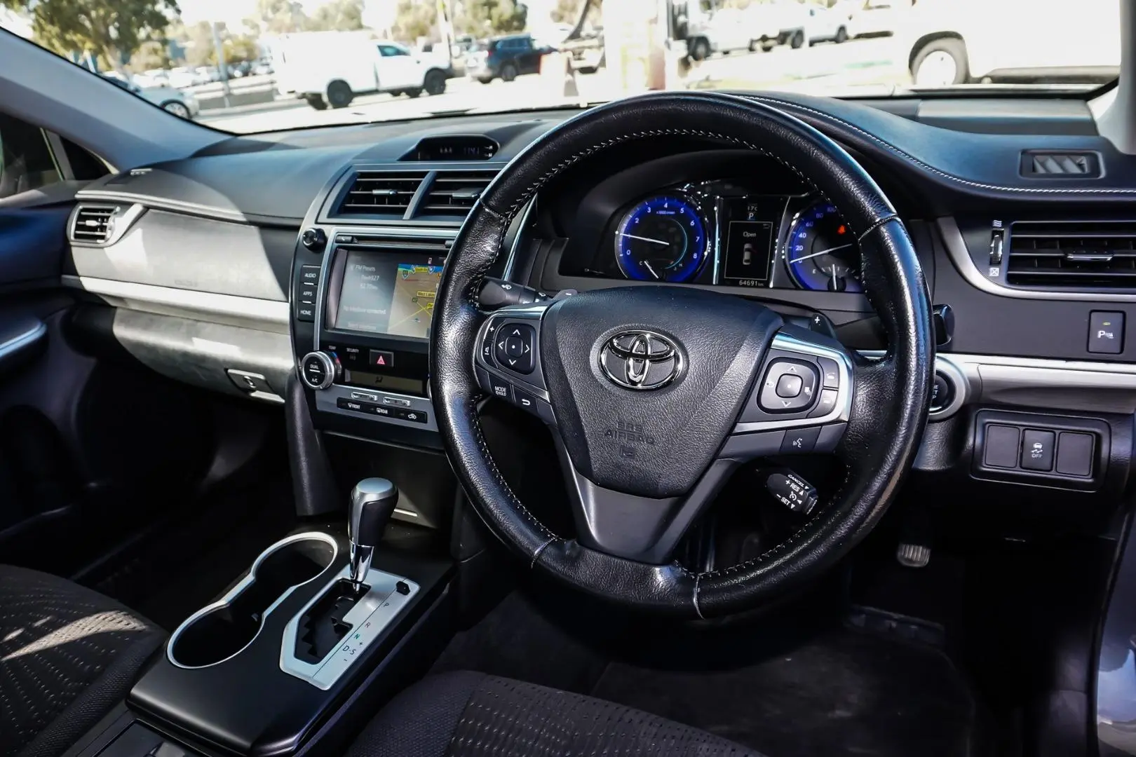 2017 Toyota Camry Gallery Image 6