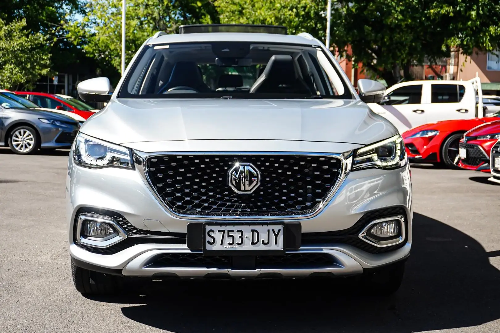 2022 MG HS Gallery Image 4