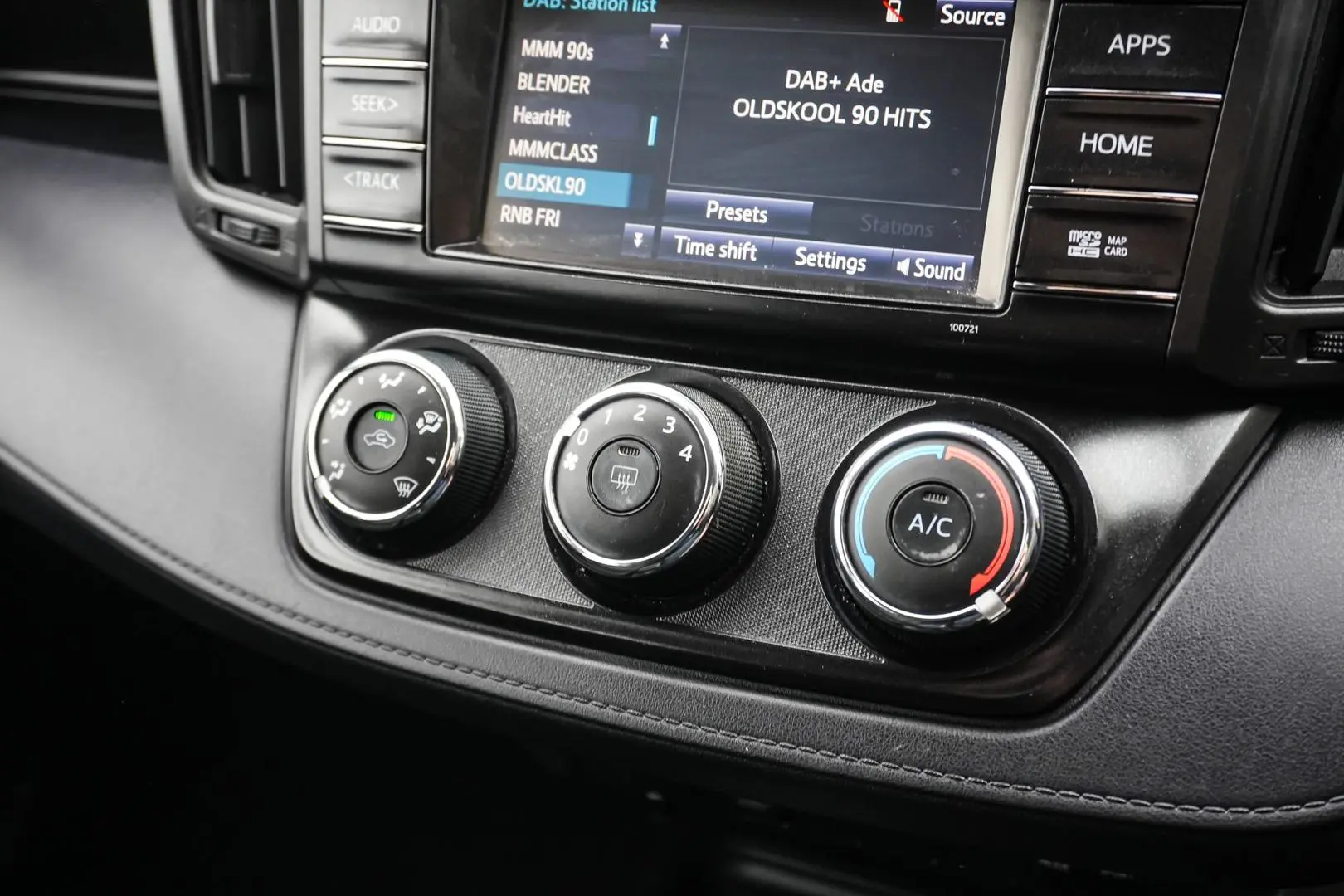 2017 Toyota RAV4 Gallery Image 21