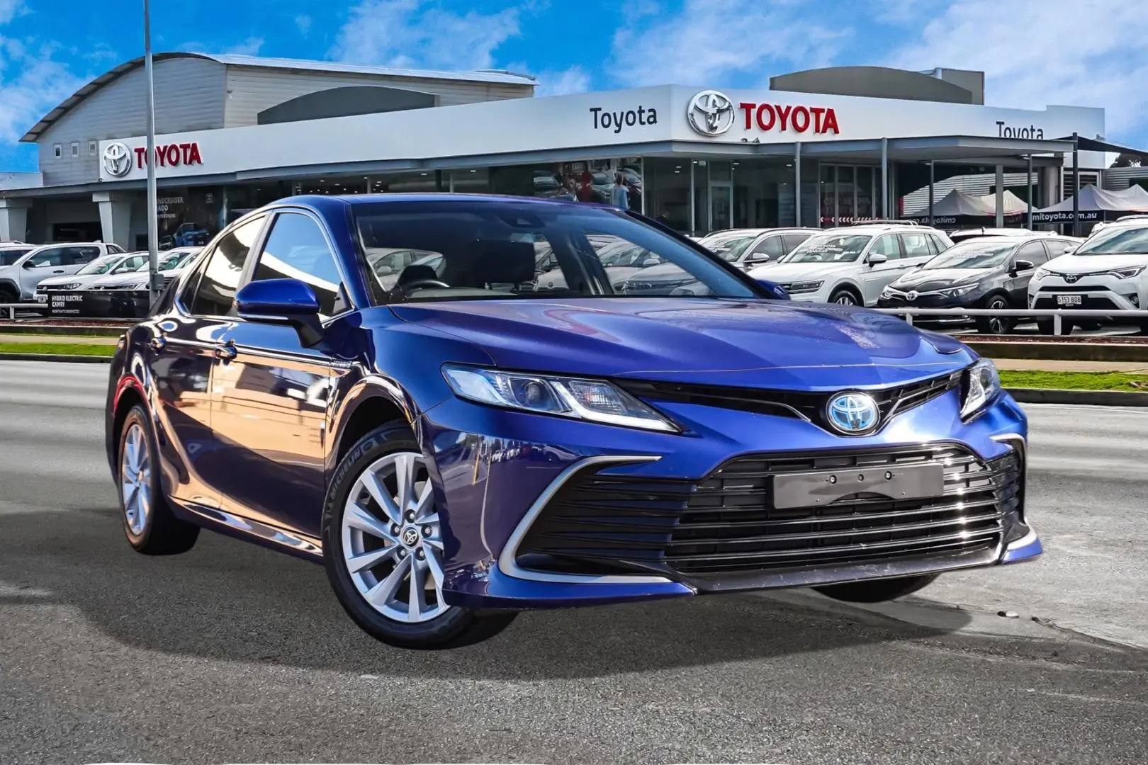 2024 Toyota Camry Gallery Image 1
