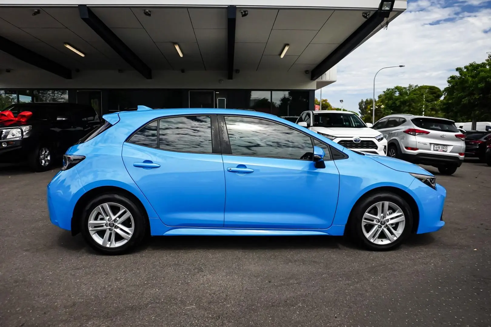 2018 Toyota Corolla Gallery Image 4