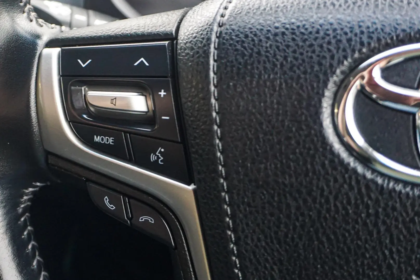 2020 Toyota Landcruiser Prado Gallery Image 19