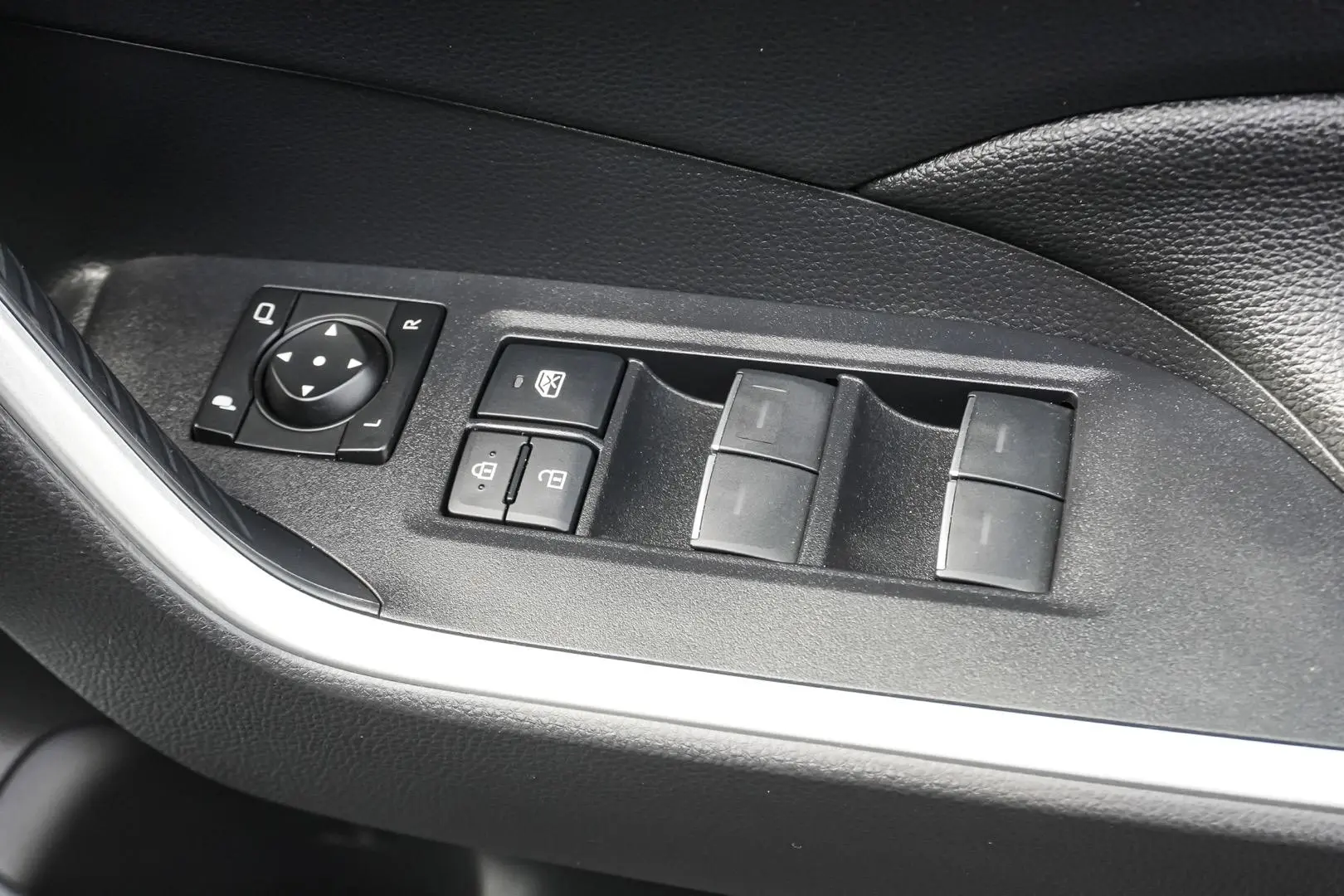 2021 Toyota RAV4 Gallery Image 19