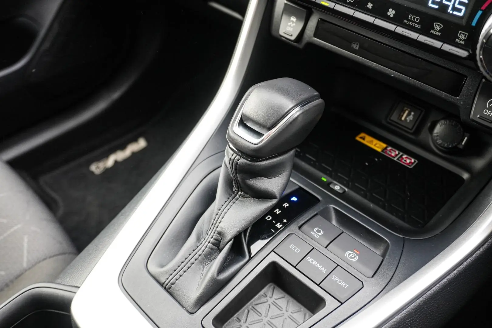 2024 Toyota RAV4 Gallery Image 18