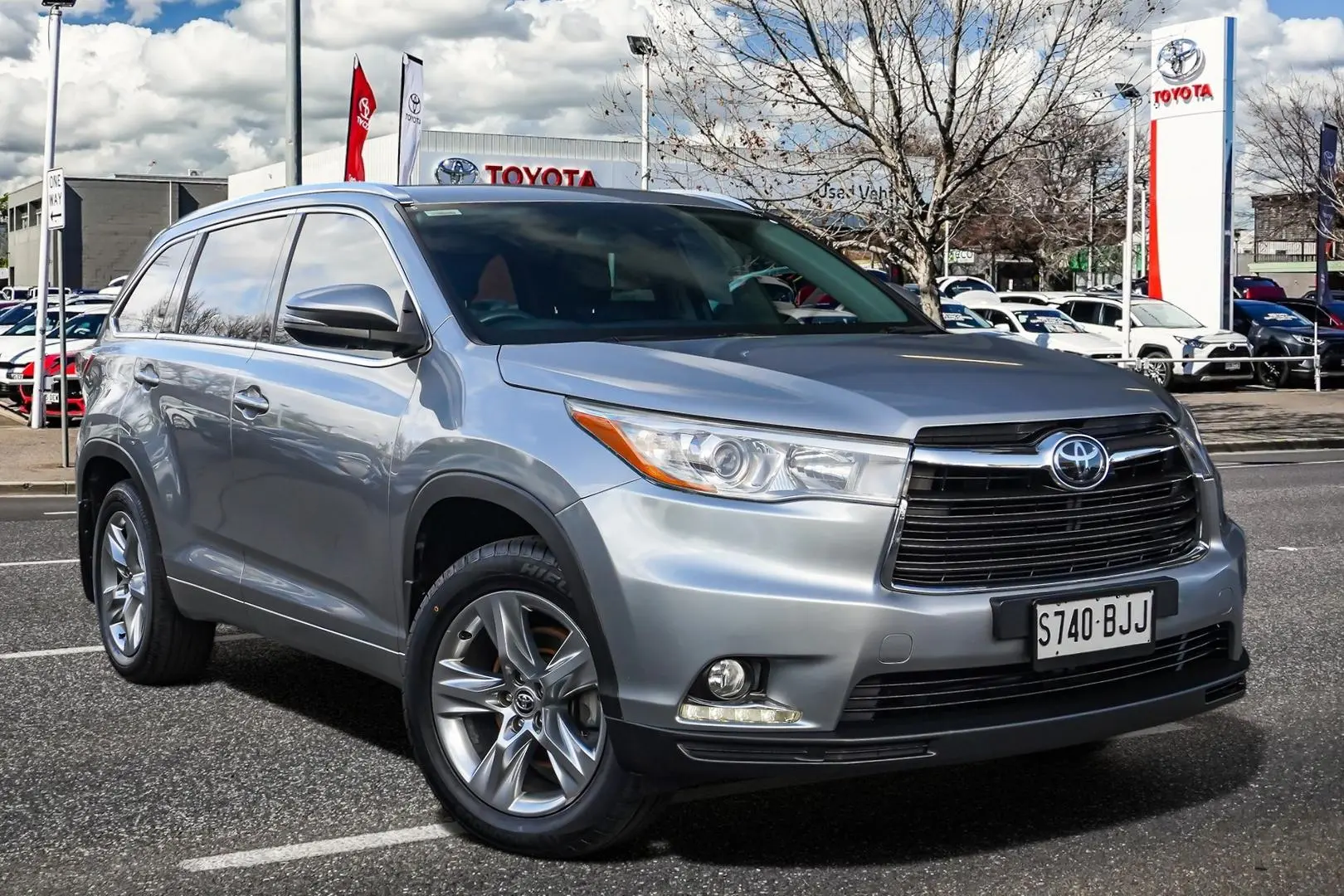 2016 Toyota Kluger Image