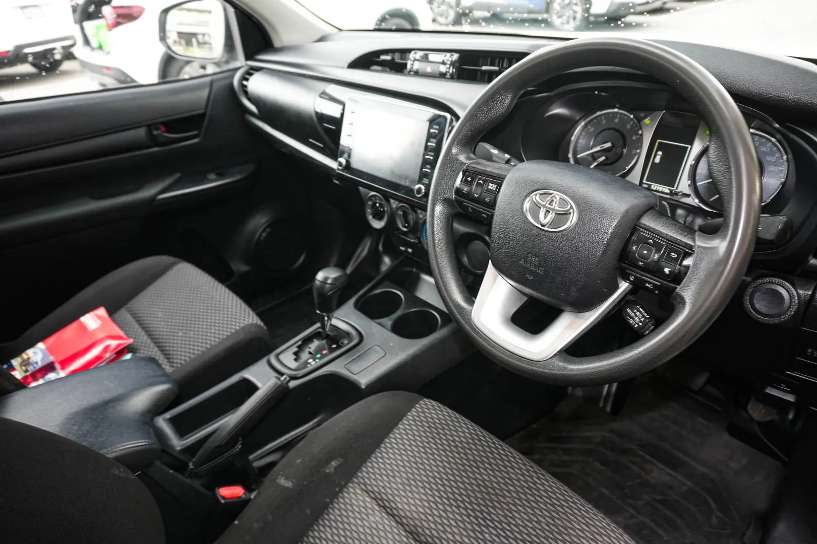 2020 Toyota Hilux Gallery Image 7