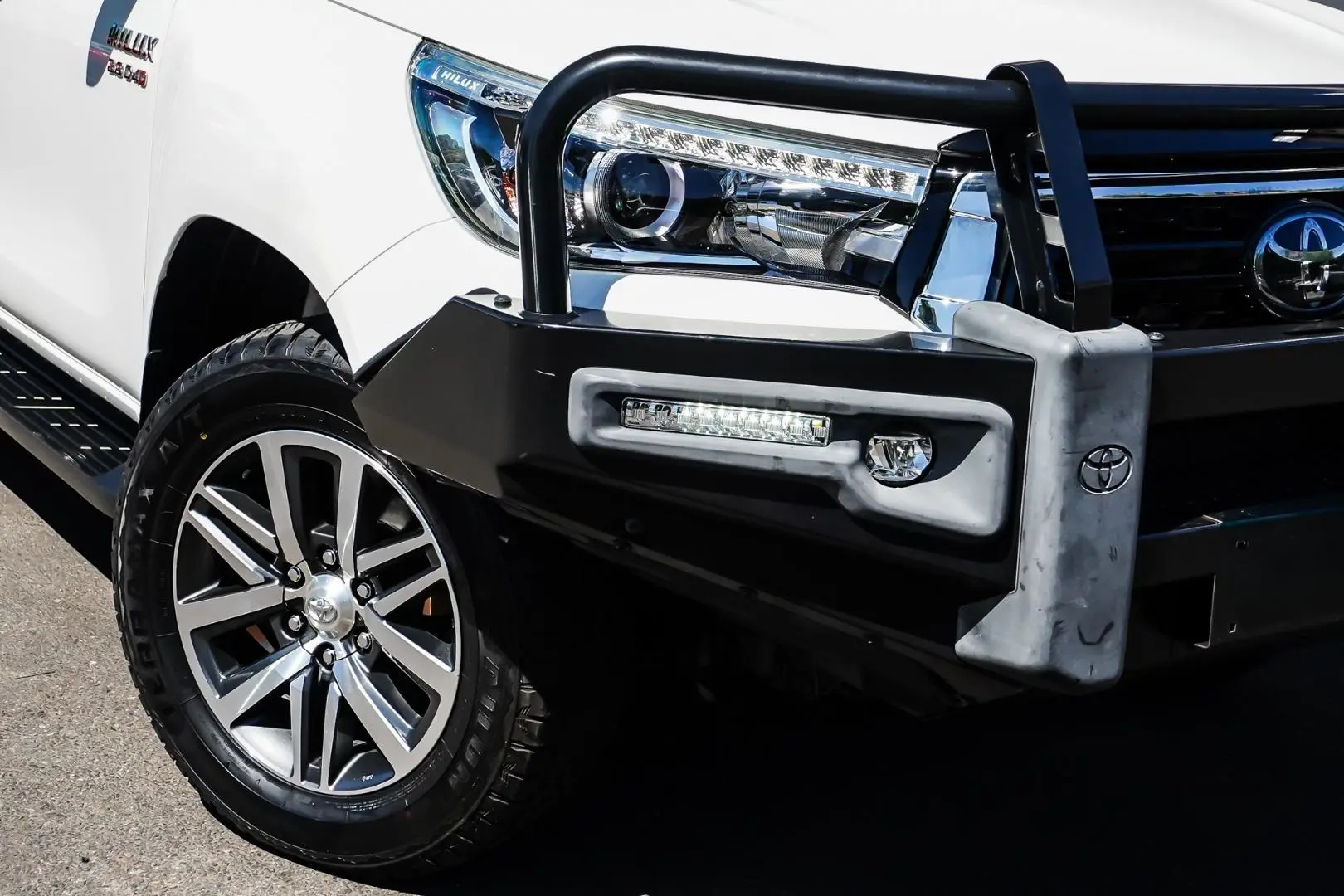 2020 Toyota Hilux Gallery Image 12