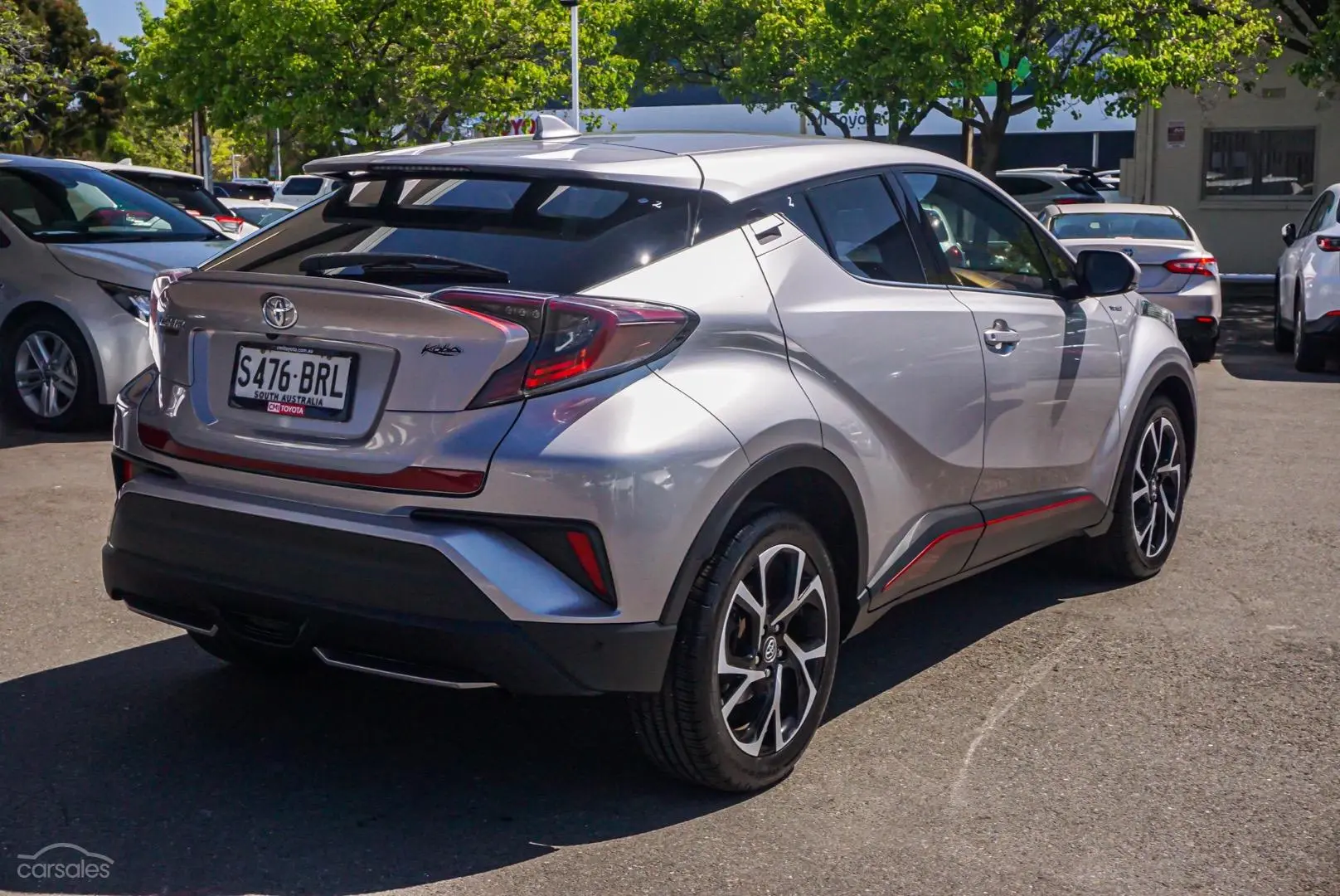 2017 Toyota C-HR Image 2