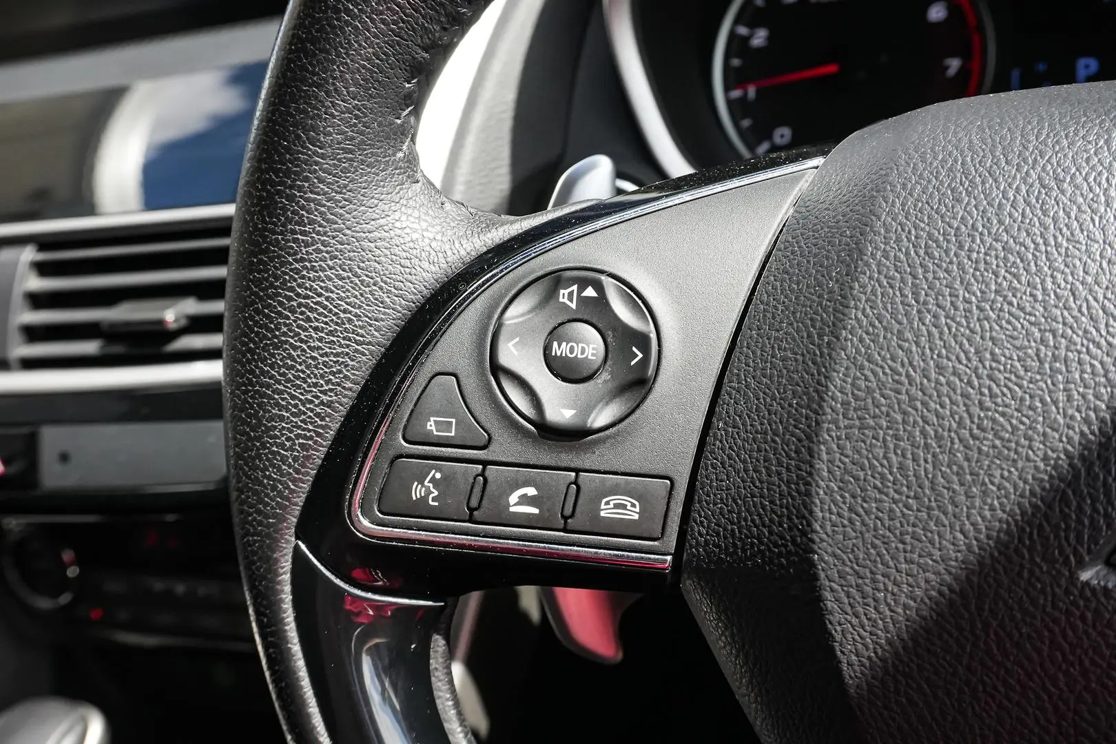 2019 Mitsubishi Eclipse Cross Gallery Image 19