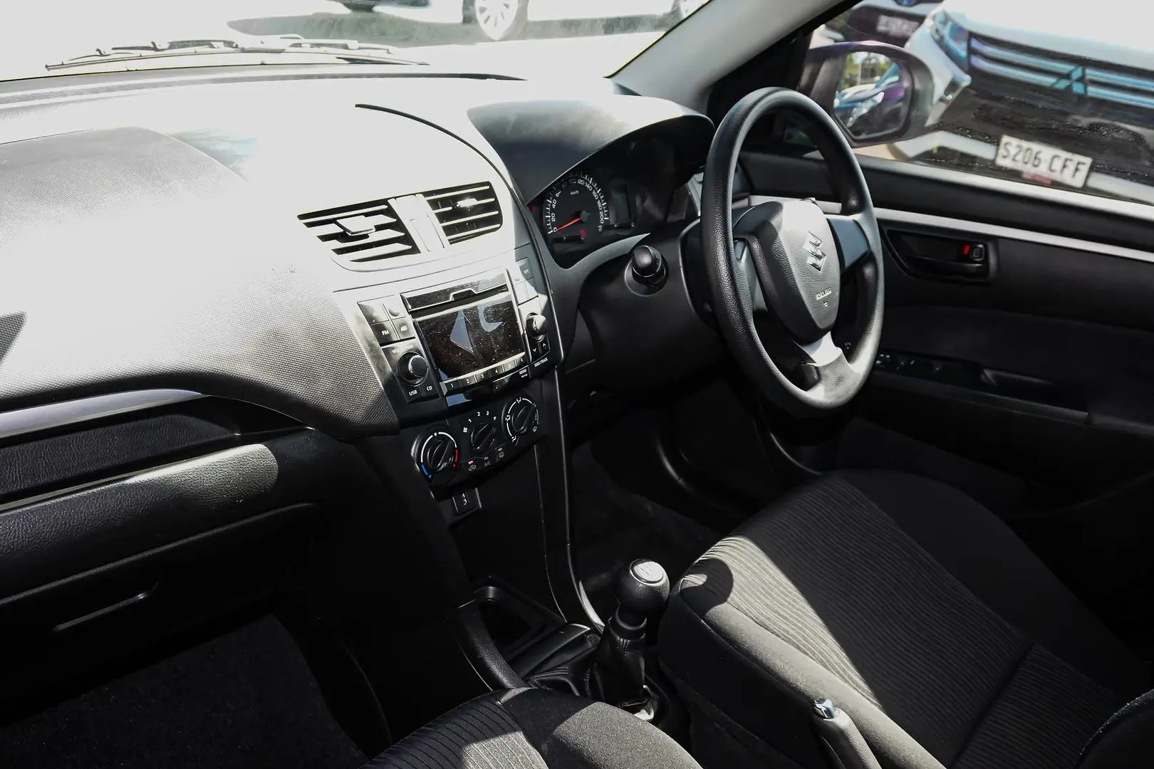 2013 Suzuki Swift Gallery Image 10