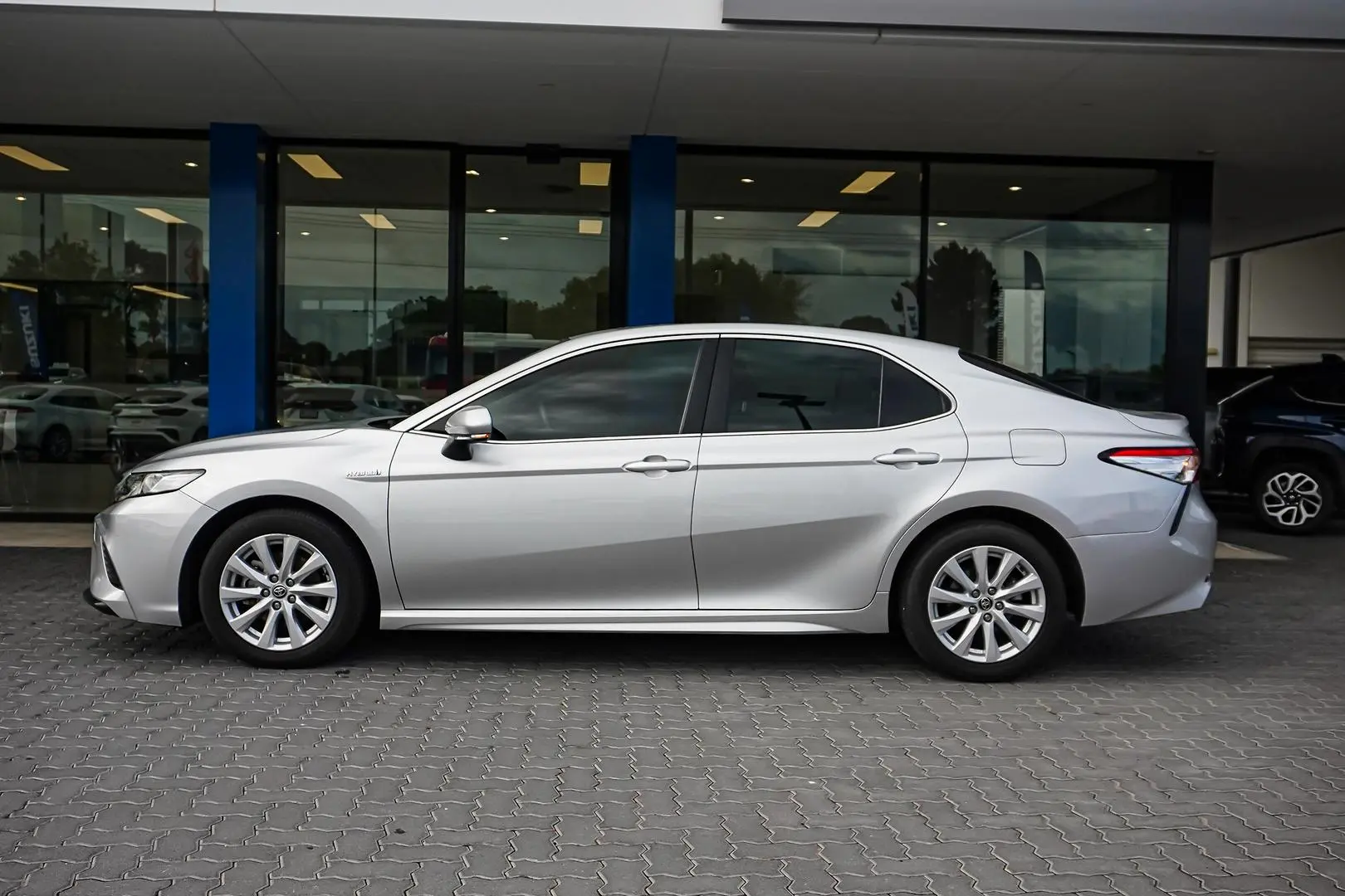 2020 Toyota Camry Gallery Image 4