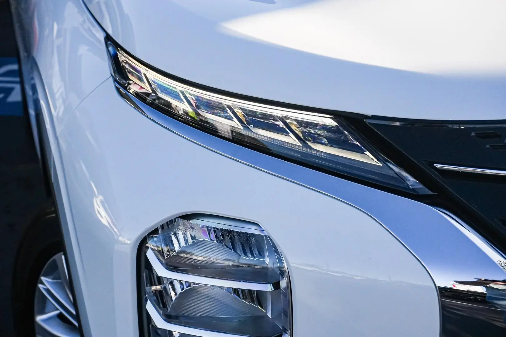 2023 Mitsubishi Outlander Gallery Image 13