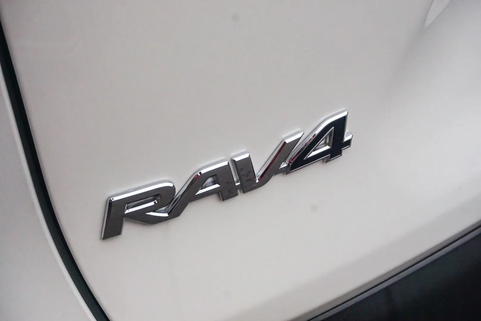 2019 Toyota RAV4 Image 15