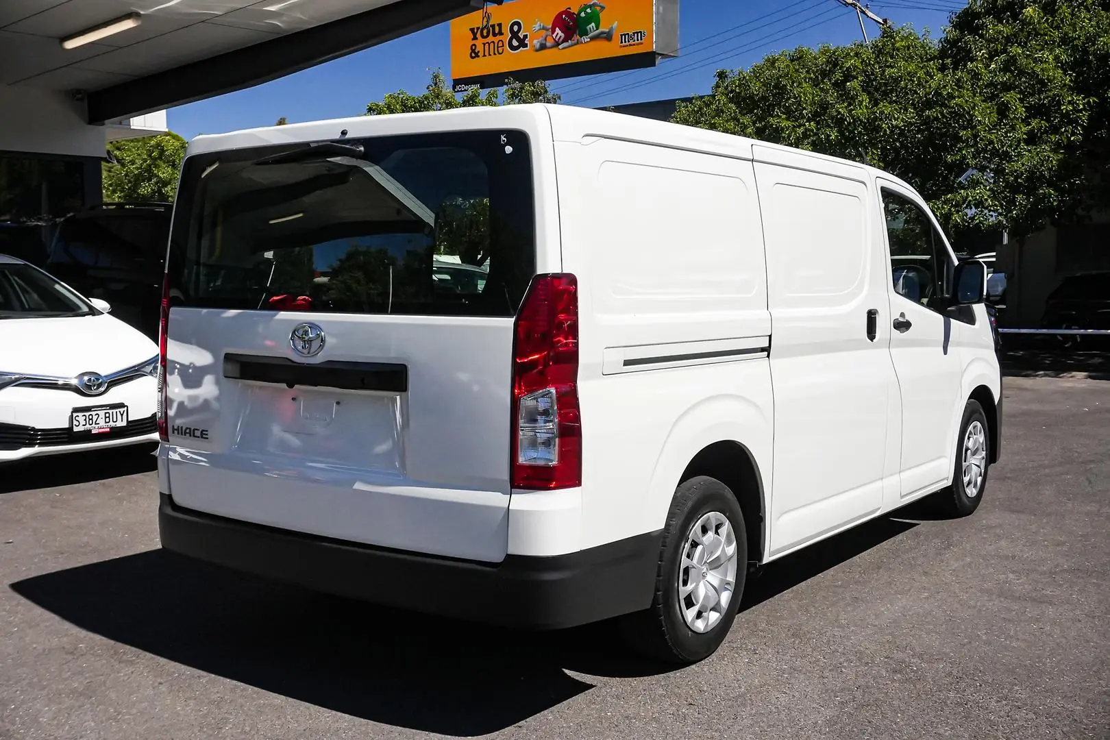 2020 Toyota Hiace Gallery Image 3