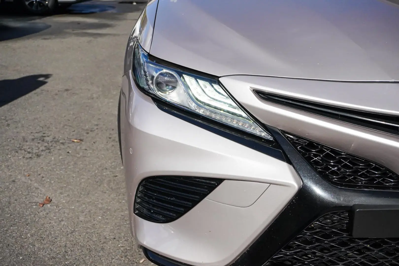 2018 Toyota Camry Gallery Image 12
