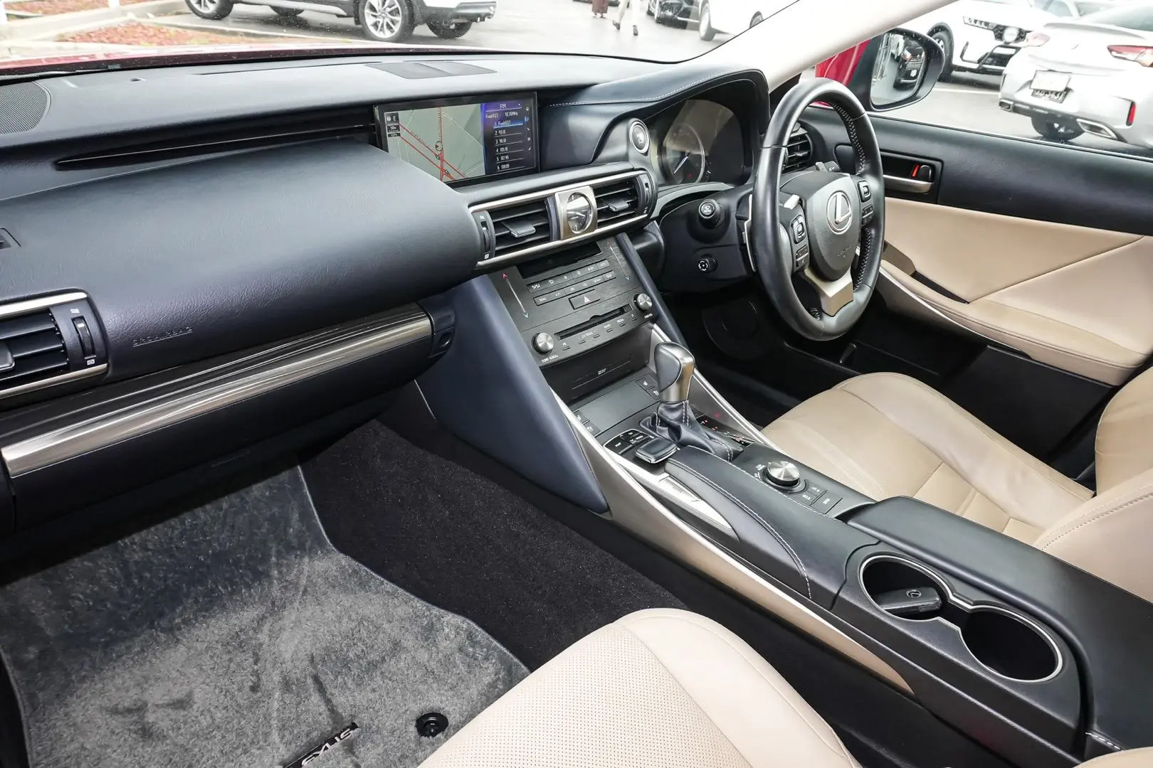 2020 Lexus IS Gallery Image 10