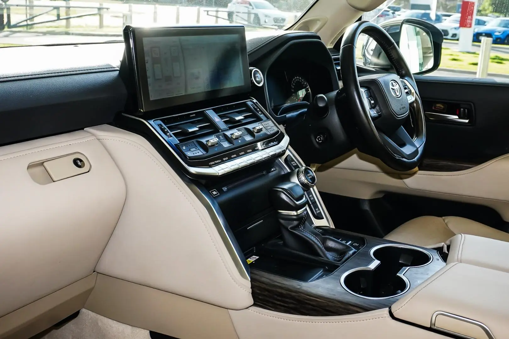 2022 Toyota Landcruiser Gallery Image 13